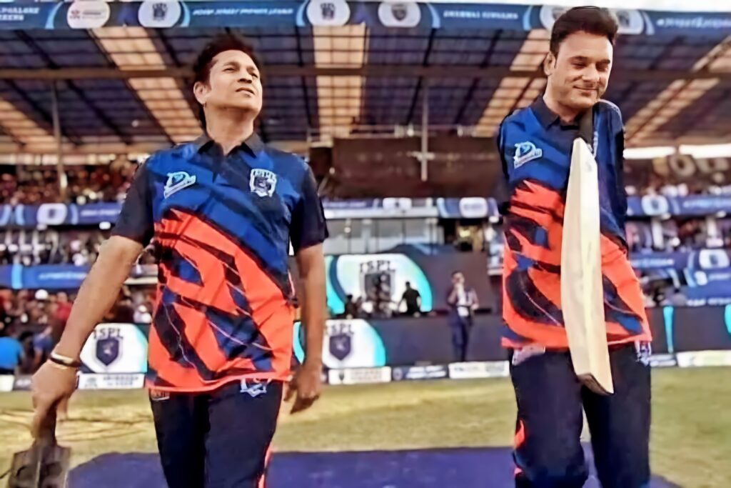 ISPL 2024 Sachin Tendulkar Bats With Para Star Amir Hussain, Dances On