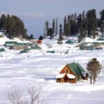 Feeble WD brings light snowfall in Gurez, Gulmarg, other Kashmir parts