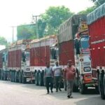 Mehjoor Nagar-Rambagh bund turns into Truck Yard, Commuters seek SSP’s Intervention