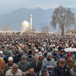 Thousands Attend Friday Prayers at Hazratbal Following Meraj-ul-Aalam, Observing with Deep Religious Zeal Across Kashmir