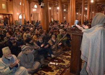 3rd consecutive Friday : Mirwaiz-e-Kashmir barred from leading special prayers for rain & snow at Jama Masjid Srinagar