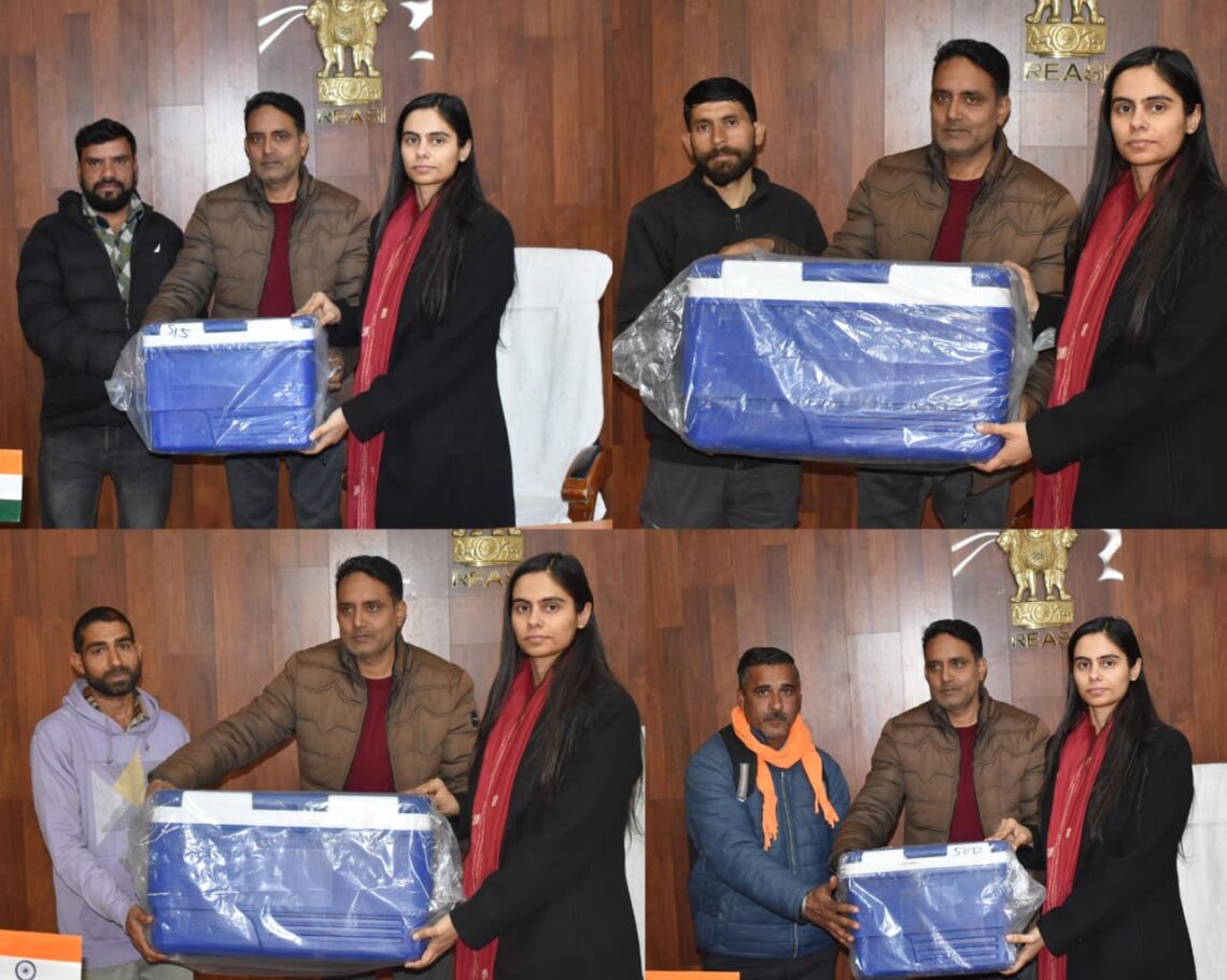DC Reasi distributes Ice Boxes among fishermen under JKCIP