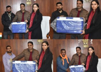 DC Reasi distributes Ice Boxes among fishermen under JKCIP