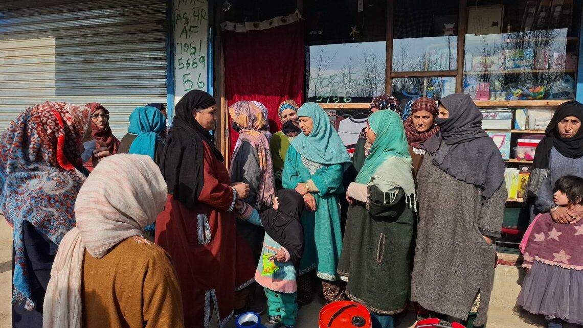 Locals Block Khag Magam Road, Accuse PHE of Failure to Supply Potable Water