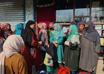 Locals Block Khag Magam Road, Accuse PHE of Failure to Supply Potable Water