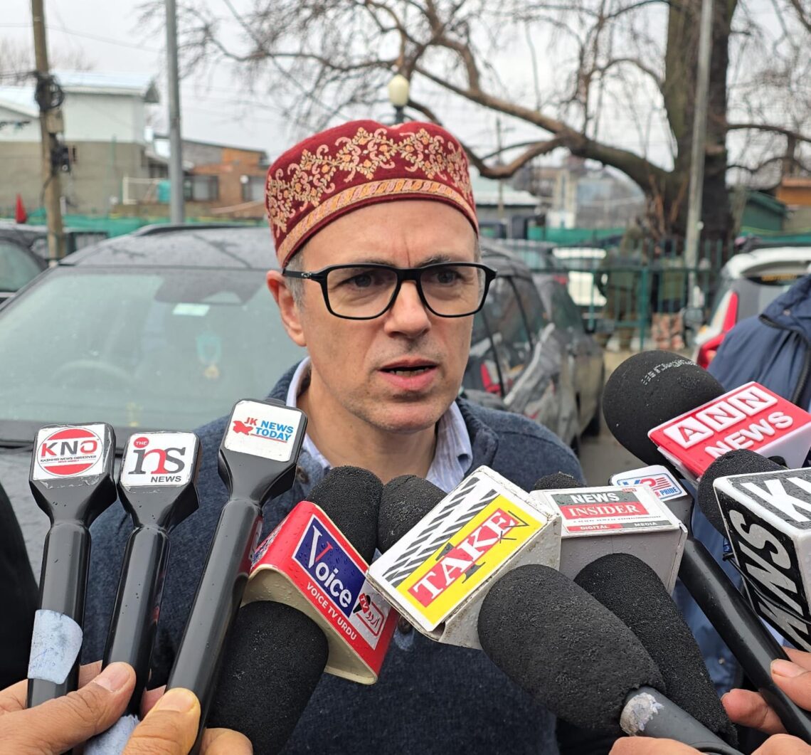 Snowfall Brings Relief, Challenges: CM Omar Abdullah Snowfall Brings Relief, Challenges: CM Omar Abdullah