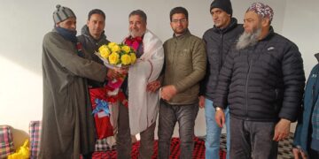 Government Boys Higher Secondary School Batwina Bids Grand Farewell to Principal Mr. Showkat Ahmad Malik on His Superannuation