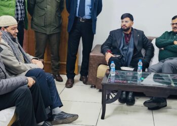 Rana reviews development works, restoration of essential services in snow hit Rajouri