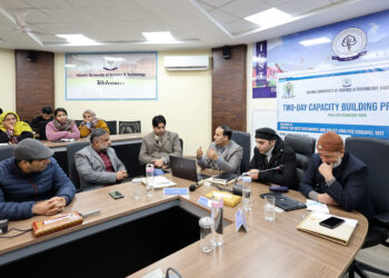 IUST Holds Two-Day Capacity Building Programme to Strengthen Administrative Efficiency