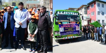 DC Ganderbal flags-off exposure visit for CWSN students