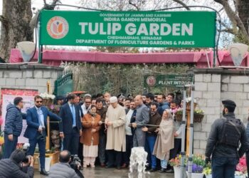 CM Omar Abdullah Inaugurates Asia’s Largest Tulip Garden in Srinagar, Heralds Spring Tourism Season