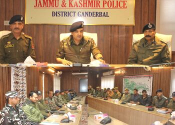 SSP GANDERBAL HOLDS SECURITY REVIEW MEETING AT GANDERBAL