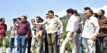 DC Udhampur conducts extensive tour of Sub-Division Chenani, inspects developmental works
