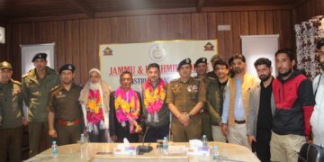 GANDERBAL POLICE ACCORDS WARM SEND-OFF TO 03 POLICE PERSONEL ON THEIR SUPERANNUATION AT DPO GANDERBAL GANDERBAL POLICE ACCORDS WARM SEND-OFF TO 03 POLICE PERSONEL ON THEIR SUPERANNUATION AT DPO GANDERBAL