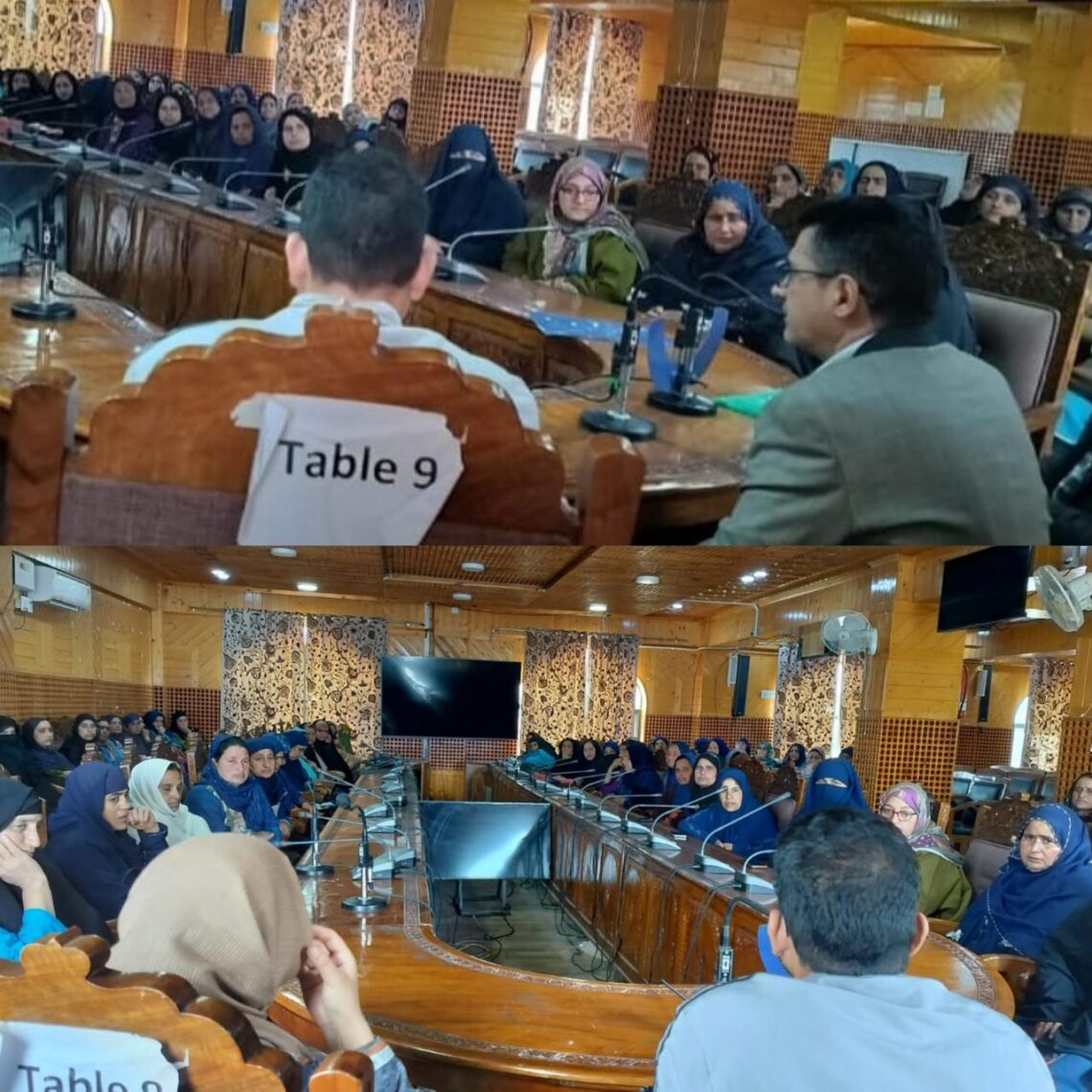Mission Shakti Shopian organizes Capacity Building Programme for ASHA Workers under BBBP