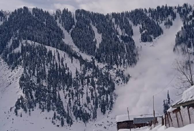 Avalanche strikes Tulail in Gurez, no casualties reported Avalanche strikes Tulail in Gurez, no casualties reported
