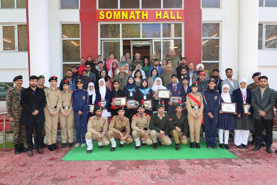 GOC-IN-C NORTHERN COMMAND AND REGIONAL PRESIDENT AWWA NORTHERN COMMAND HONOUR OUTSTANDING INNOVATORS AND ACHIEVERS OF ARMY GOODWILL SCHOOL OF CHINAR CORPS GOC-IN-C NORTHERN COMMAND AND REGIONAL PRESIDENT AWWA NORTHERN COMMAND HONOUR OUTSTANDING INNOVATORS AND ACHIEVERS OF ARMY GOODWILL SCHOOL OF CHINAR CORPS
