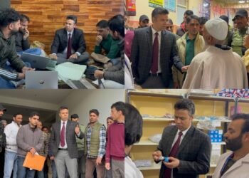 DC Anantnag visits Mini Secretariat, SDH Bijbehara