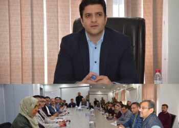 DC Budgam visits industrial Estate Rangreth; Chairs  review meeting