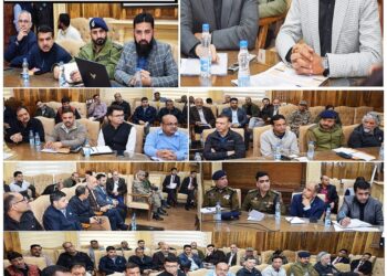 Departure of Hajj Pilgrims: Div Com Kashmir reviews preparations