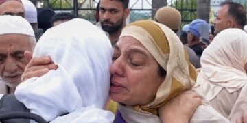 Kashmir’s Haj 2026 Pilgrimage Begins; First Batch Departs Amid Emotional Scenes in Srinagar