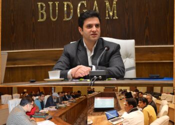 DC Budgam reviews developmental scenario of Sub-Division Khansahib     Stresses timely execution, quality delivery & Public-Centric Governance