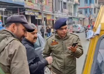 Major traffic enforcement drive conducted in Rajouri: Over 20 E-Autos seized