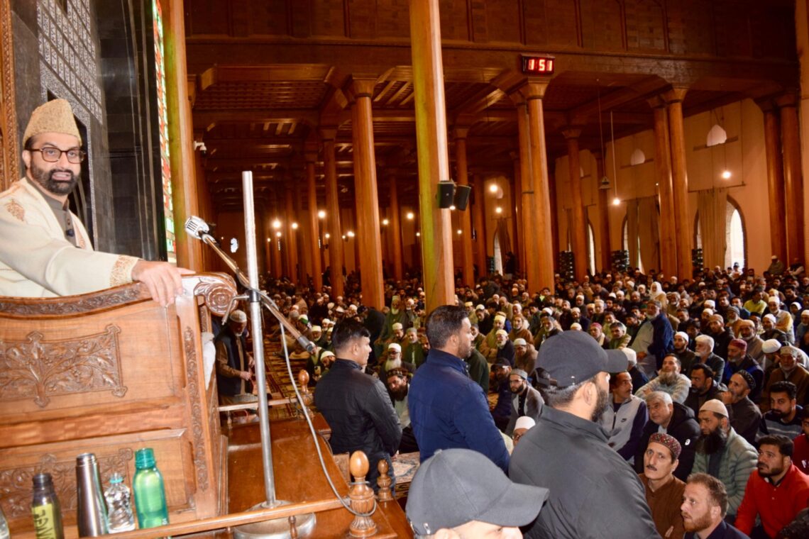 Mirwaiz Flags “Larger Reality” in J&K While Addressing Friday Congregation at Jama Masjid