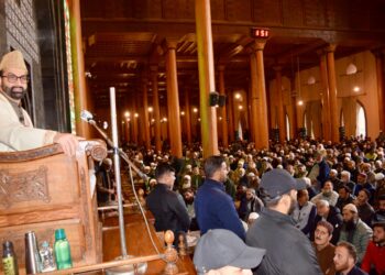 Mirwaiz Flags “Larger Reality” in J&K While Addressing Friday Congregation at Jama Masjid