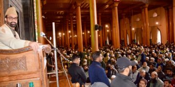 Mirwaiz Flags “Larger Reality” in J&K While Addressing Friday Congregation at Jama Masjid