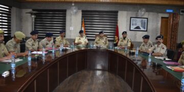 DIG NKR Baramulla visits Bandipora, Reviews crime & security Situation; Also conducted Operational review