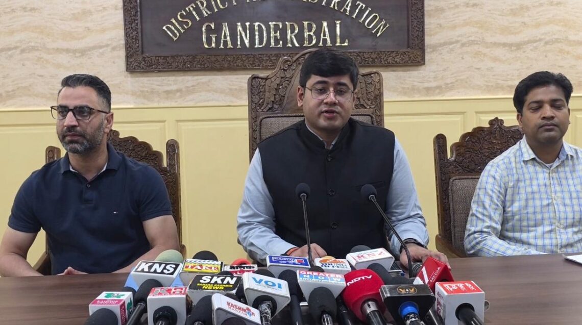 DC Ganderbal appeals to residents of Ganderbal to participate in Census 2027 Self-Enumeration Drive