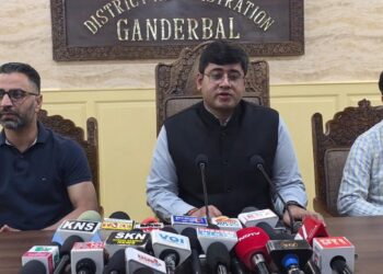 DC Ganderbal appeals to residents of Ganderbal to participate in Census 2027 Self-Enumeration Drive