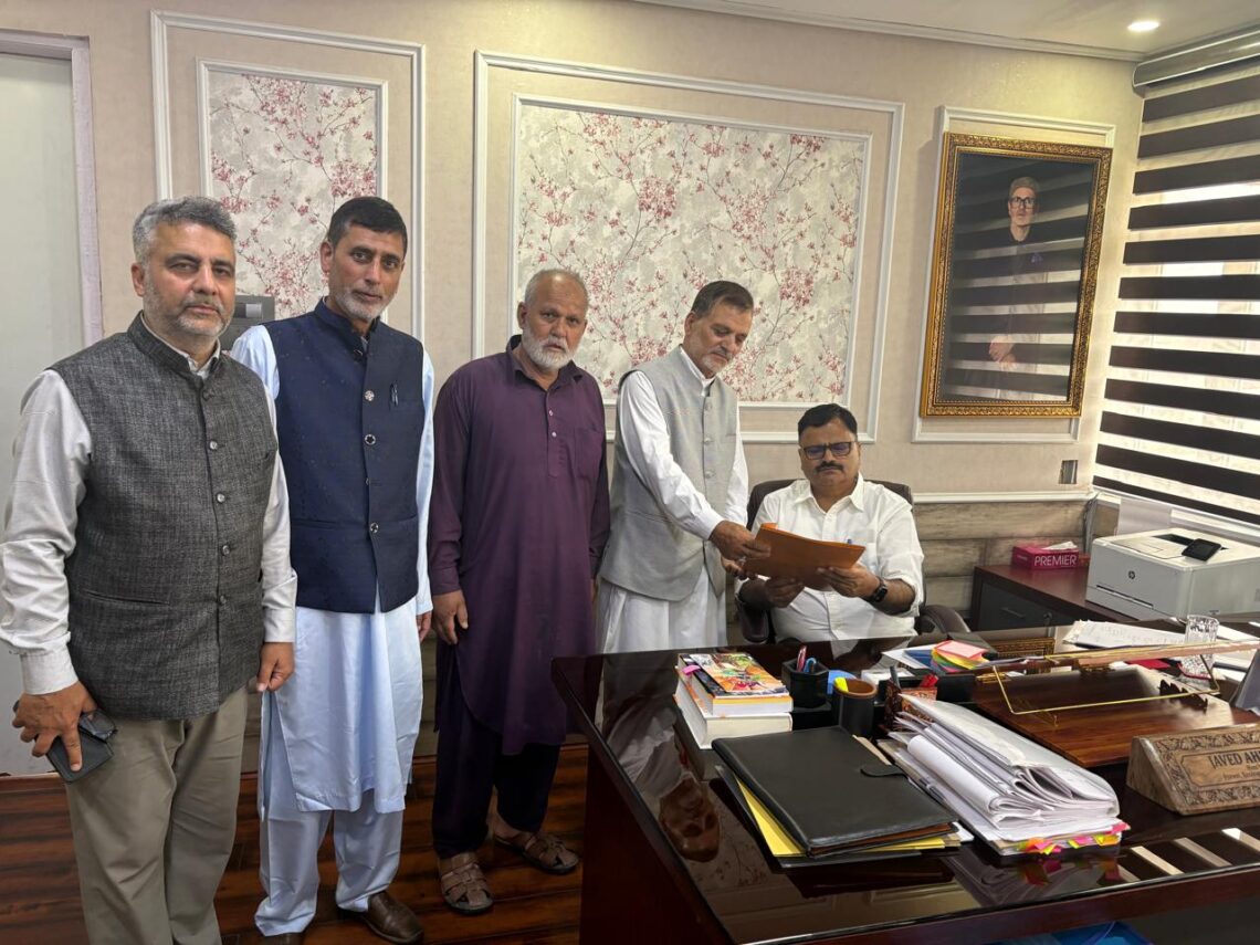 Delegation from DAB area of Ganderbal today, on May 20, 2026, called on the Hon’ble J&K Jal Shakti Minister, Javed Ahmad Rana,
